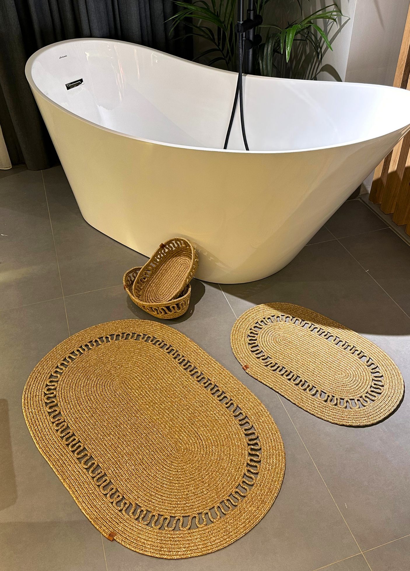 4-Piece Bohemian Bathroom Mat Set with Basket