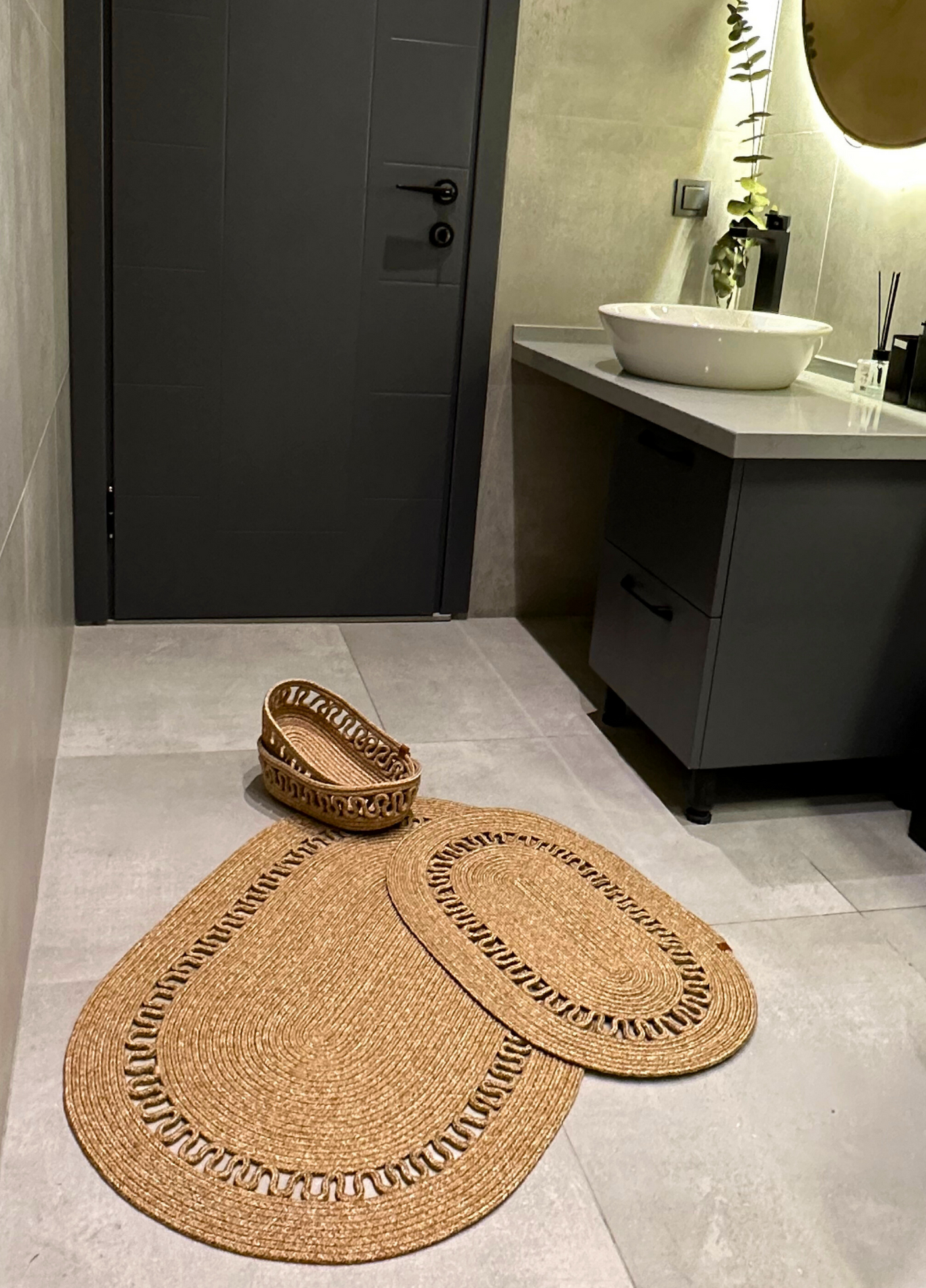 4-Piece Bohemian Bathroom Mat Set with Basket