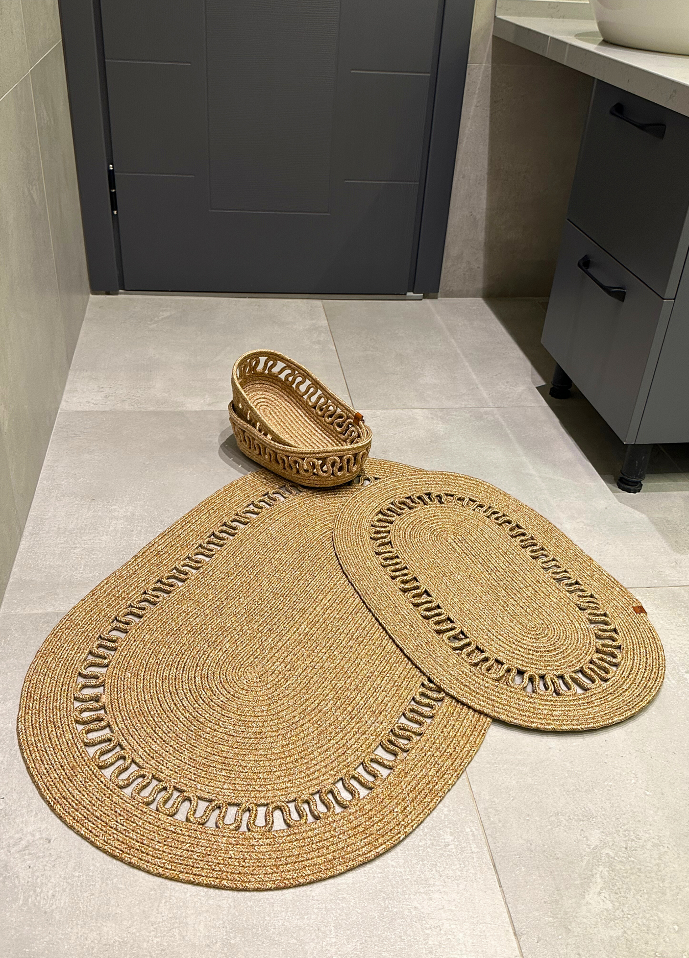 4-Piece Bohemian Bathroom Mat Set with Basket