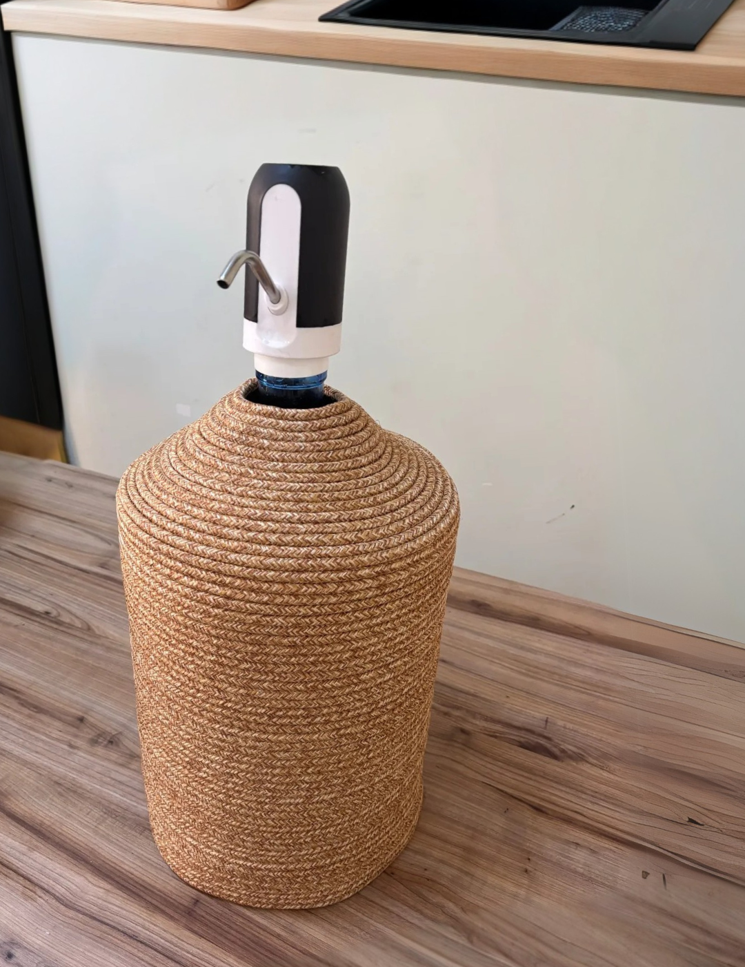 AQUA NATURE Damacanalara Stil Ve Doğallık Jüt Damacana Kılıfı