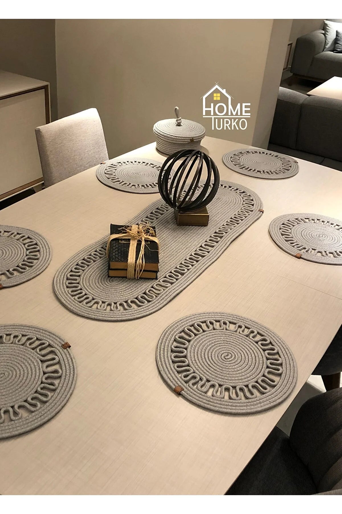 Supla &amp; Runner Dining Table Presentation Set